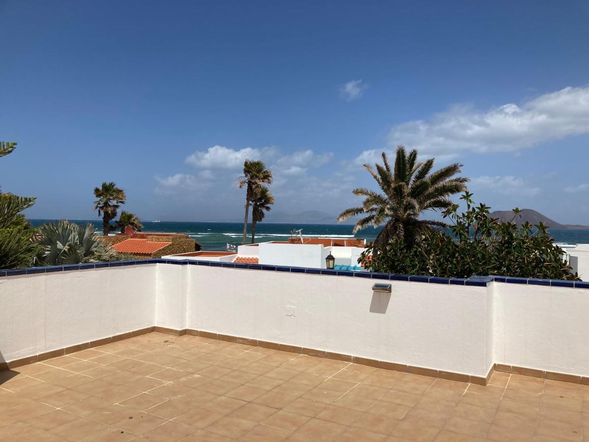 Beach House With The Heated Pool Next To Rocky Point Corralejo Exteriér fotografie