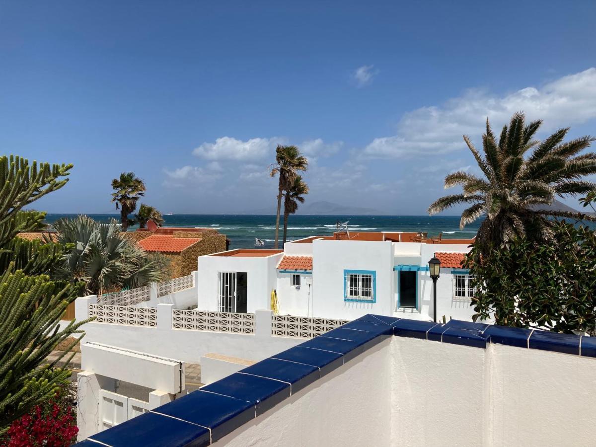 Beach House With The Heated Pool Next To Rocky Point Corralejo Exteriér fotografie