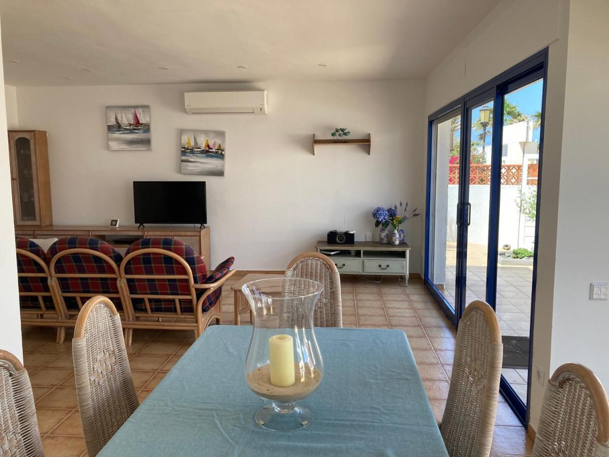 Beach House With The Heated Pool Next To Rocky Point Corralejo Exteriér fotografie